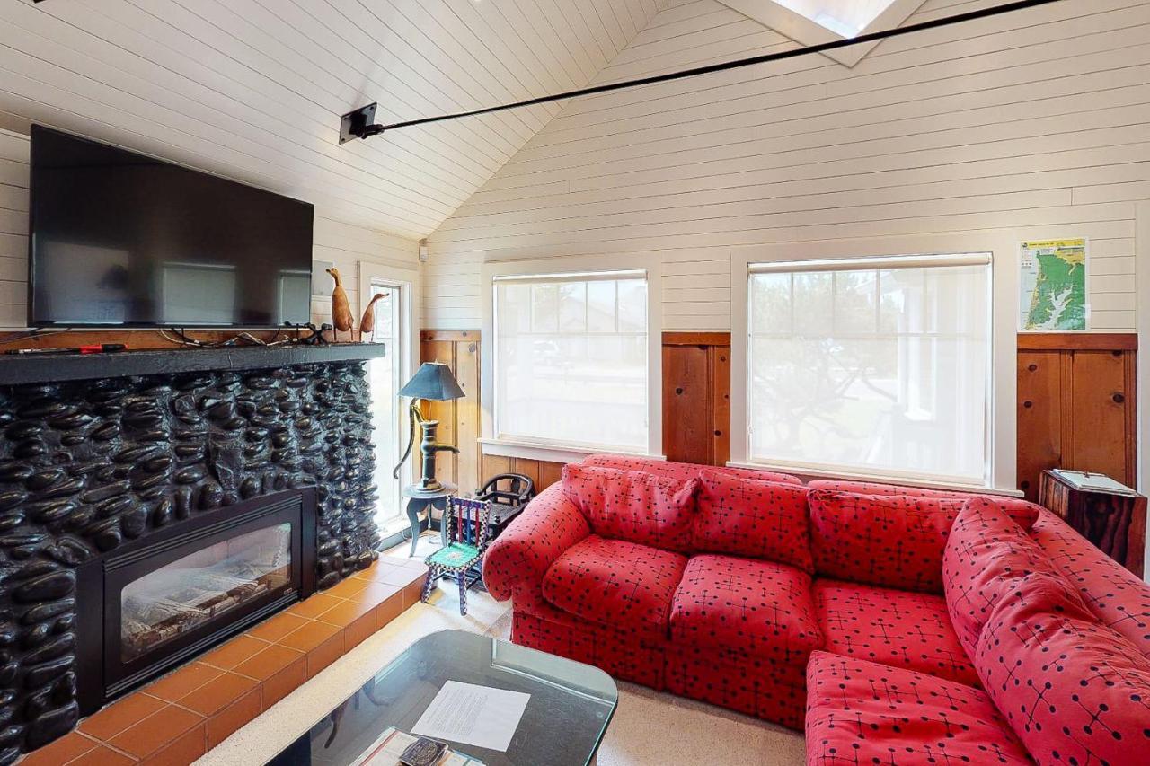 Wecoma Creekside Villa Lincoln City Esterno foto
