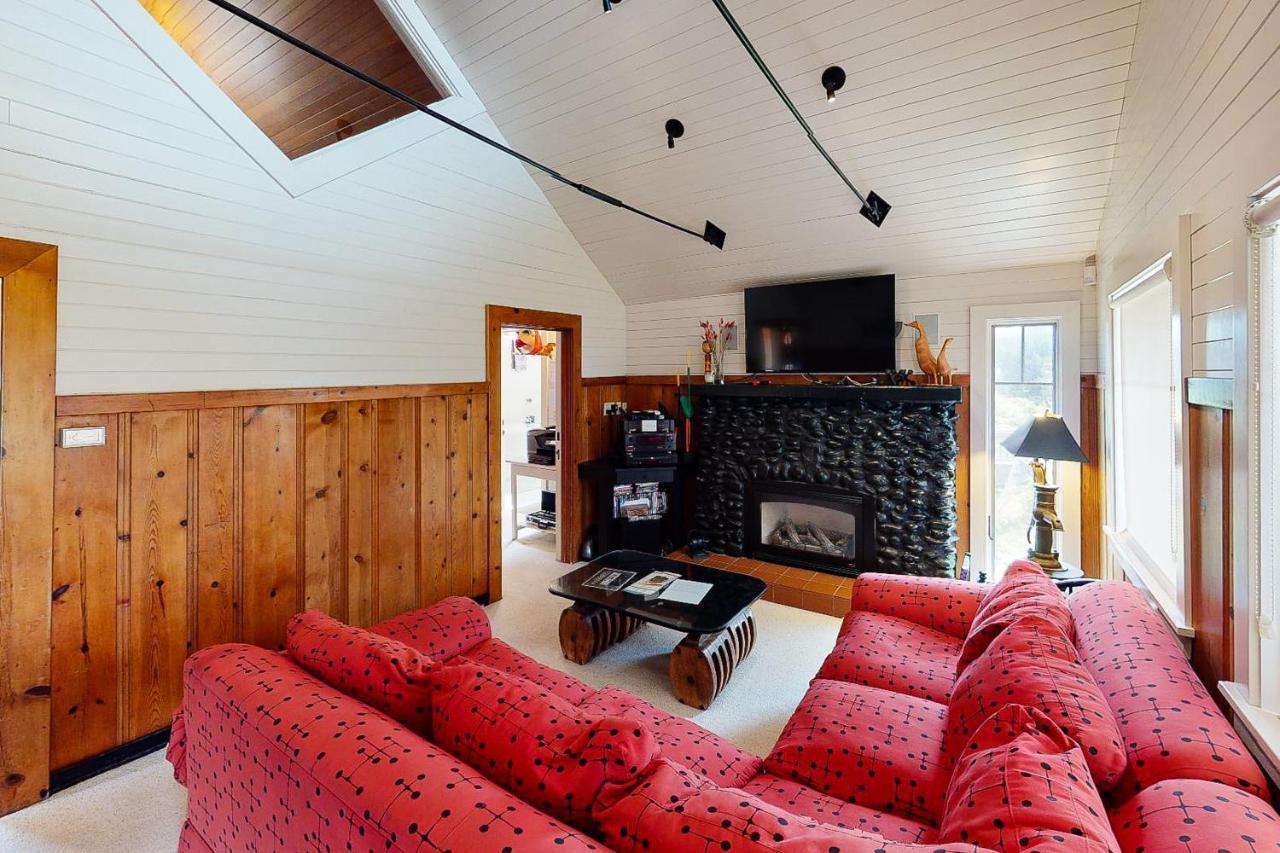 Wecoma Creekside Villa Lincoln City Esterno foto