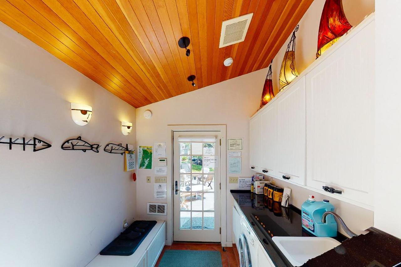 Wecoma Creekside Villa Lincoln City Esterno foto
