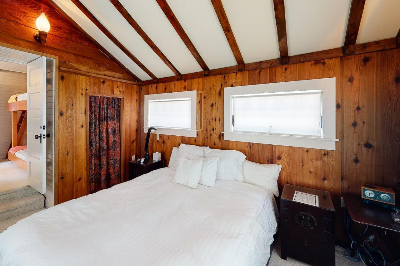 Wecoma Creekside Villa Lincoln City Esterno foto