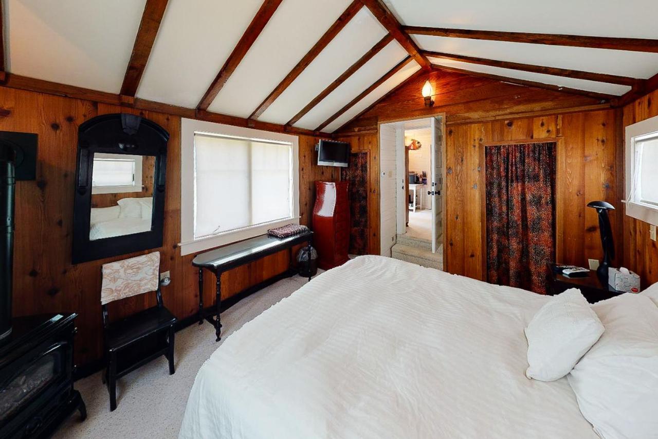 Wecoma Creekside Villa Lincoln City Esterno foto